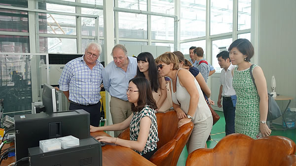 比利時農業代表團參觀考察AgriPheno平臺2.jpg 比利時農業代表團參觀考察AgriPheno平臺2.jpg